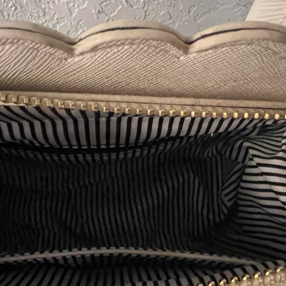 White Mini Purse - Picture 3 of 5